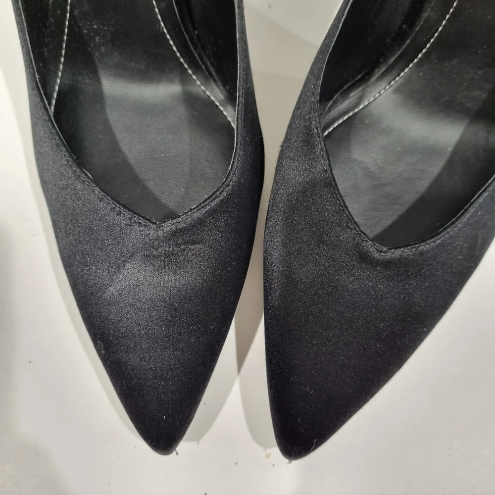 Kendall + Kylie "Abi" Classic Black Satin Pointed Toe Heels, Like New, Size 8 - Picture 4 of 11